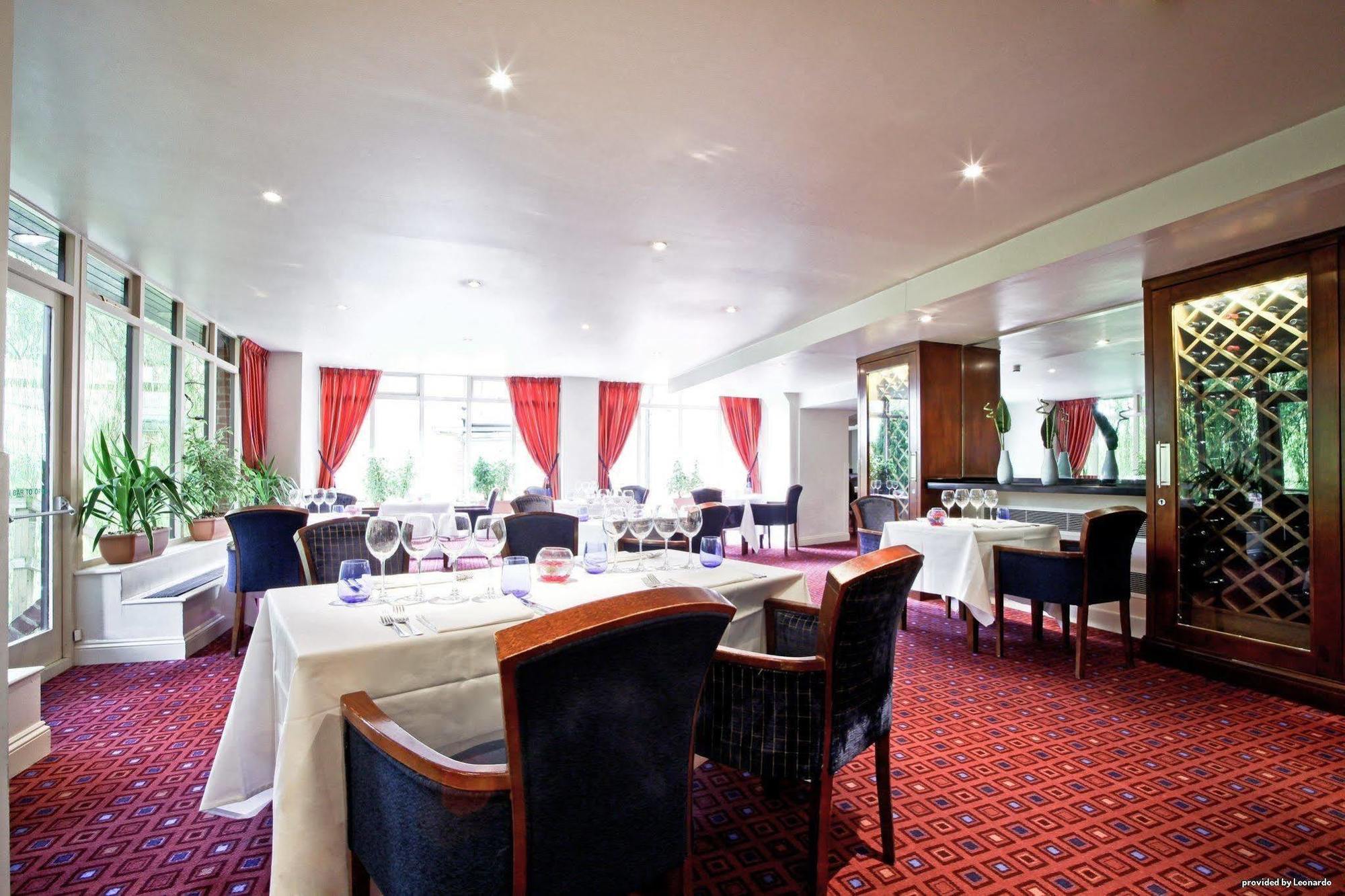 Doubletree By Hilton Reading M4 J10, An Hilton Hotel Wokingham Restoran gambar